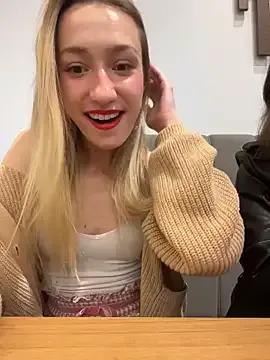 Lia__Love on StripChat