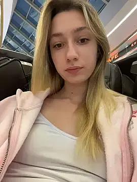 Lia__Love on StripChat