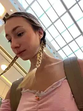 Lia__Love on StripChat