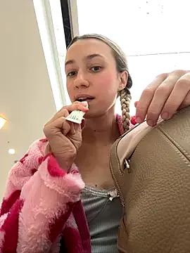 Lia__Love on StripChat