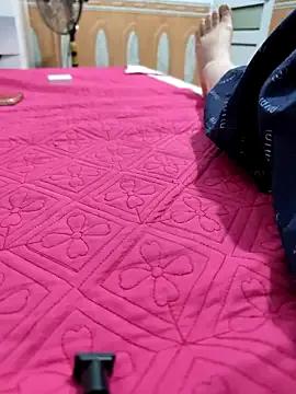 StripChat Linda-pusy is Freechat Linda-pusy — please help me have money to buy medicin