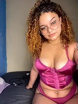 Freechat Lolacavalona on StripChat