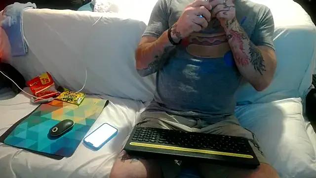 Freechat Luv2SuckBWC92 on StripChat