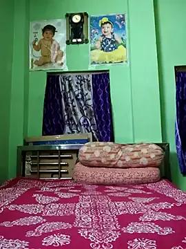 MAGGO-11 — Boobs show