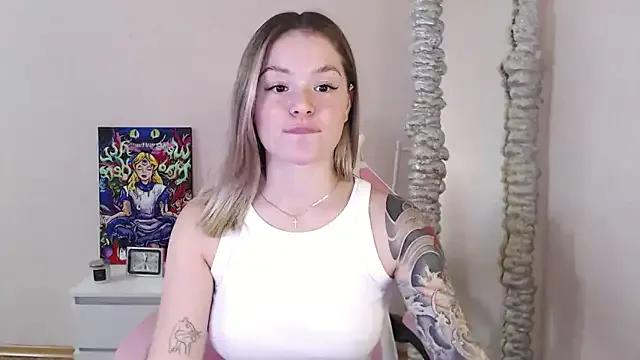 Freechat miaacatt on StripChat