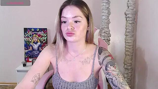Freechat miaacatt on StripChat