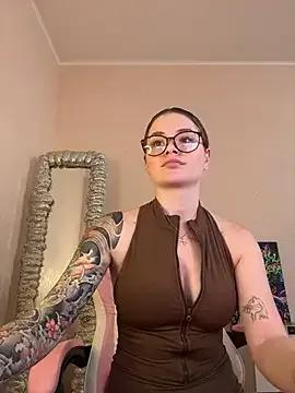 Freechat miaacatt on StripChat