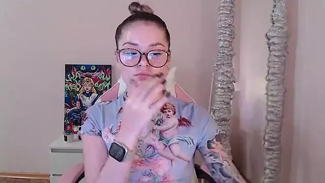 Freechat miaacatt on StripChat