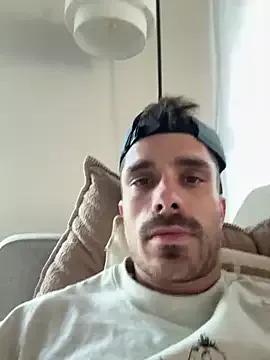 Freechat mightgogay on StripChat