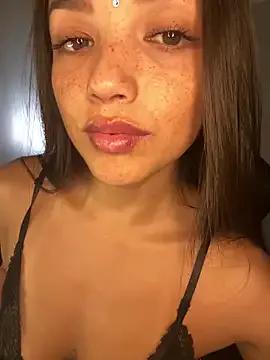 MisFrekcles_ on StripChat