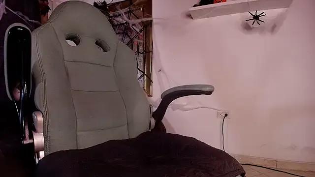 Freechat mister_miike on StripChat