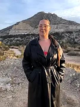 Freechat Mona_Plus on StripChat