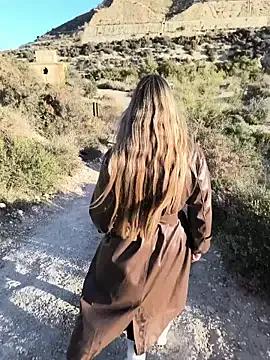 Freechat Mona_Plus on StripChat