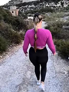 Freechat Mona_Plus on StripChat