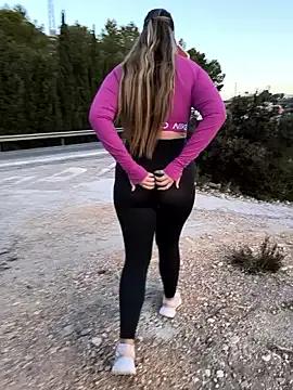 Freechat Mona_Plus on StripChat