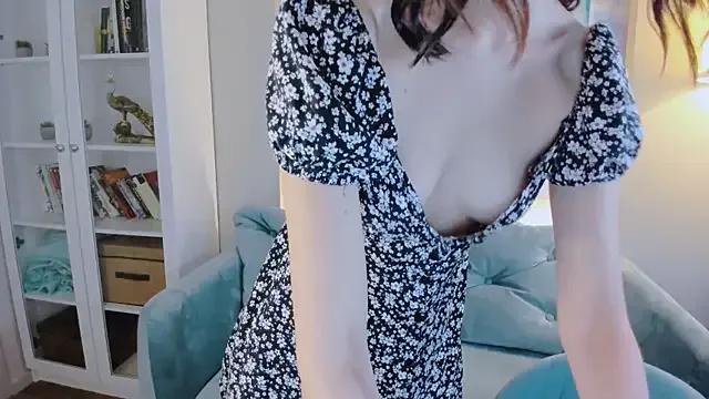 nancy_posh on StripChat