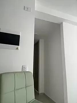 Freechat Naughty_arabs on StripChat