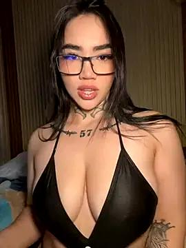 Freechat Nickiiiii on StripChat