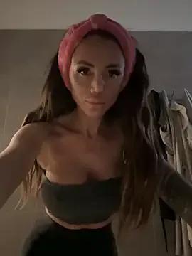 Freechat NicollleDiamondd on StripChat