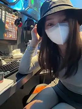 nideanbaby on StripChat