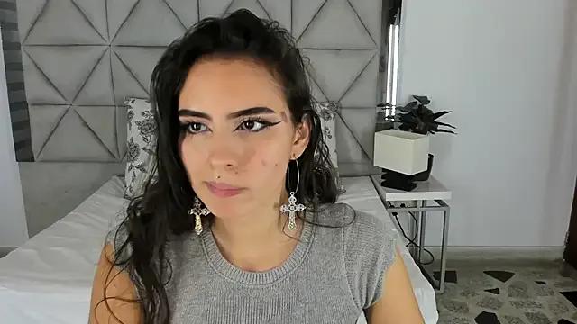 Freechat nina_pons on StripChat