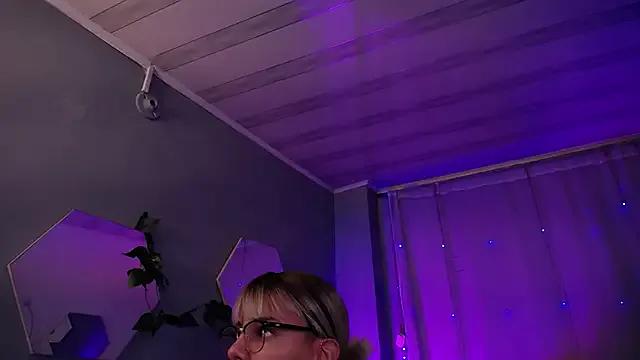 Freechat peyton_golden1 on StripChat