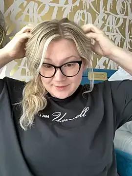 PiggyRose on StripChat 