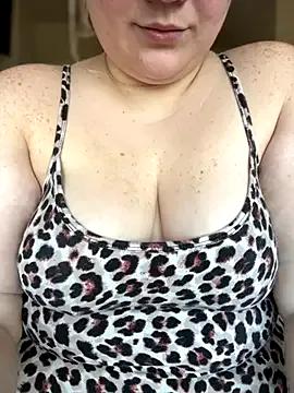 PiggyRose on StripChat 