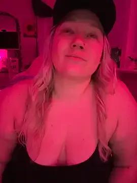 PiggyRose on StripChat 