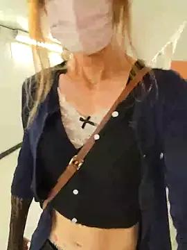 pink-mai on StripChat