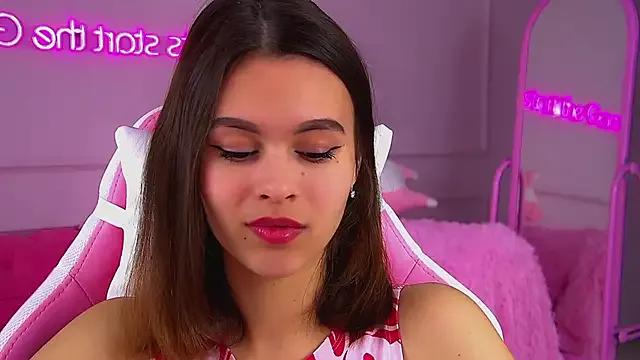 Freechat PollyLanders on StripChat