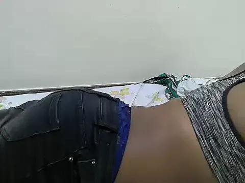 Private prettybeee on StripChat