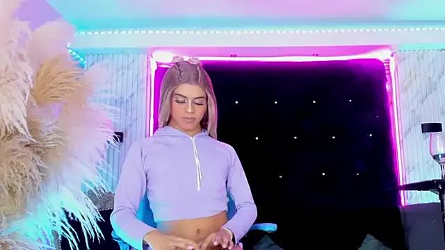 Private Queens_Wonders_Blonders on StripChat