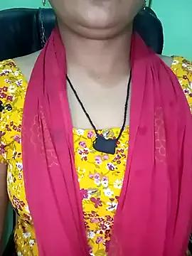 Rashmi_011 on StripChat