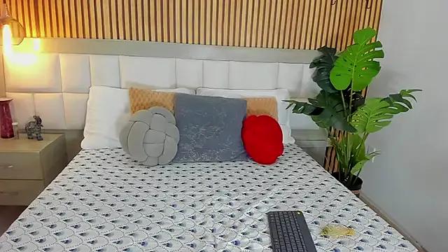 Freechat Roseaurora on StripChat