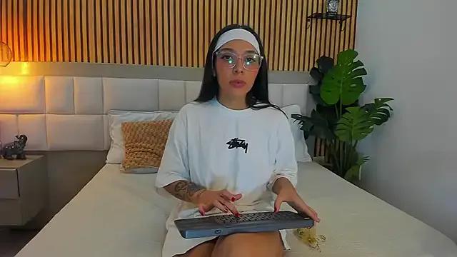 Freechat Roseaurora on StripChat