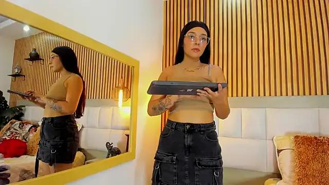 Freechat Roseaurora on StripChat