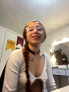 Sallem_Pink on StripChat 