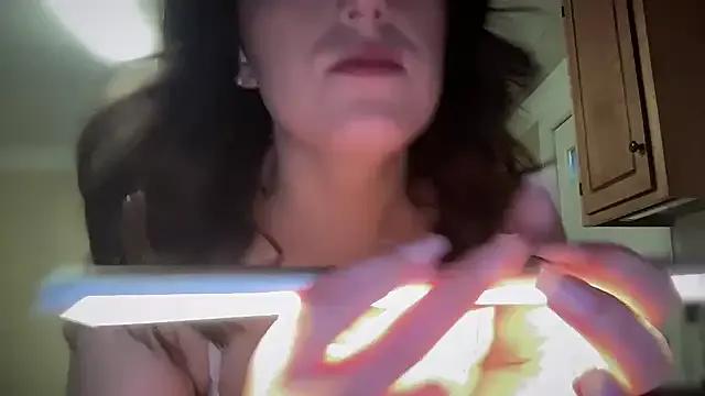 Freechat sexylilly69 on StripChat