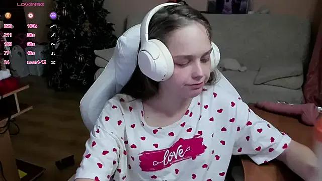 SharybbFace — take off t-shirt