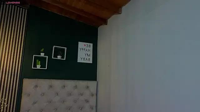 Freechat sky_collinss on StripChat