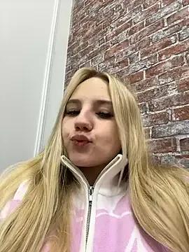 Freechat Sky_Cutie on StripChat