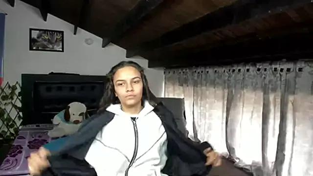 Freechat Skylovershot on StripChat