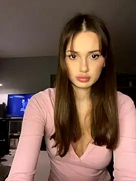 SoShyEmmyyy on StripChat 