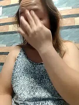 Freechat squirtshantal on StripChat