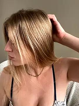 Freechat Sweety_Foxy69 on StripChat