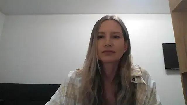 StripChat Tavriena is Private Tavriena — Oh,what if i show him a little shoulder?