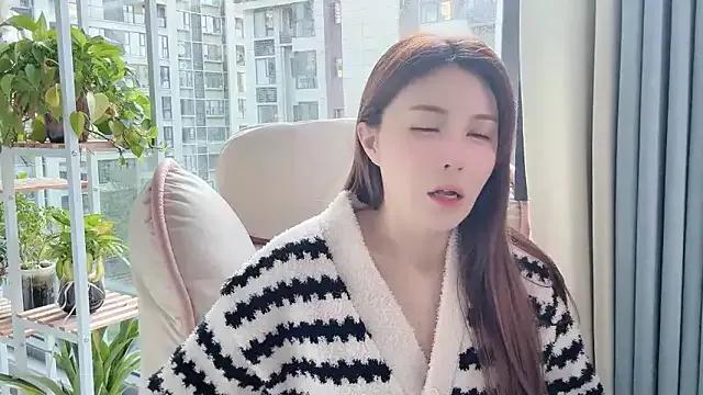 Titi-175 on StripChat 