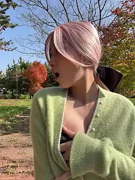 winter11 on StripChat