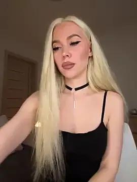 StripChat xDinnax is Private xDinnax — show boob